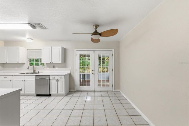 325 E PLYMOUTH AVENUE, Deland, FL 32724