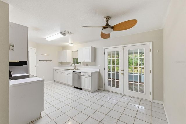 325 E PLYMOUTH AVENUE, Deland, FL 32724