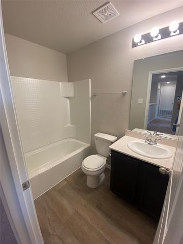 2700 Andesite Lane, Fort Worth, TX 76108