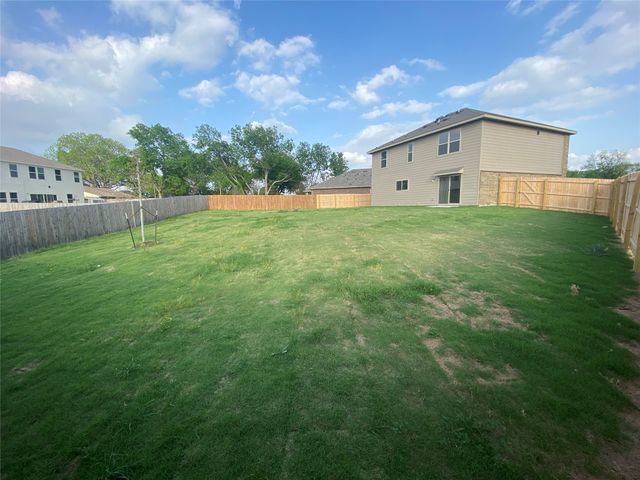 2700 Andesite Lane, Fort Worth, TX 76108