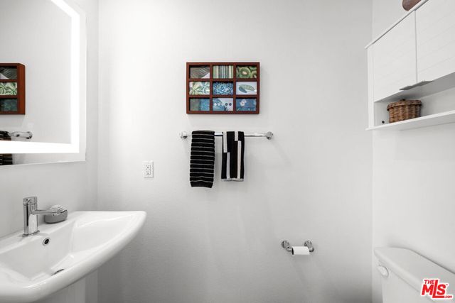 11037 Morrison Street, North Hollywood, CA 91601