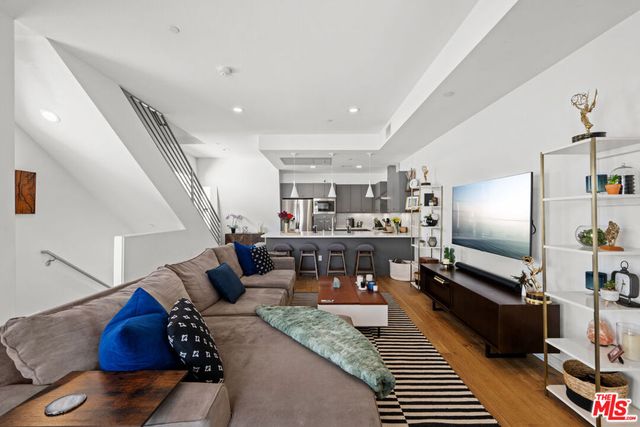 11037 Morrison Street, North Hollywood, CA 91601