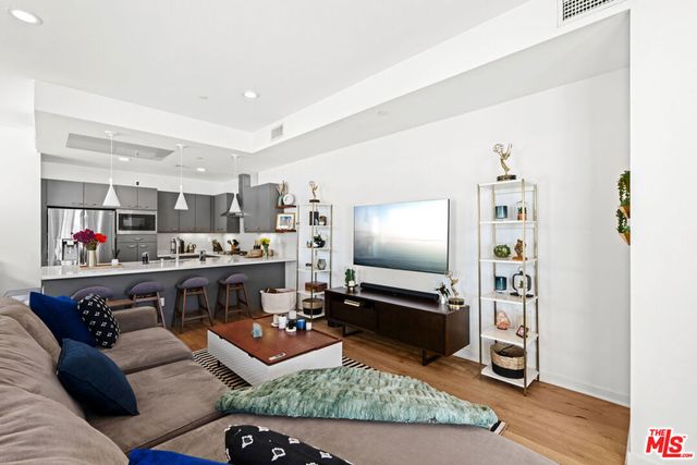 11037 Morrison Street, North Hollywood, CA 91601