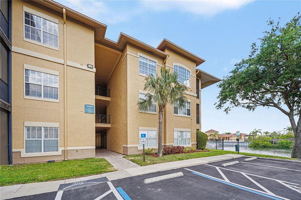 4333 BAYSIDE VILLAGE DRIVE 120, Tampa, FL 33615