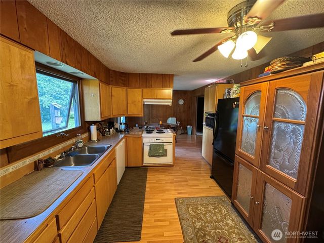 402 W Maple Street, Sequim, WA 98382