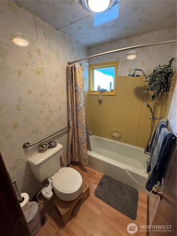 402 W Maple Street, Sequim, WA 98382