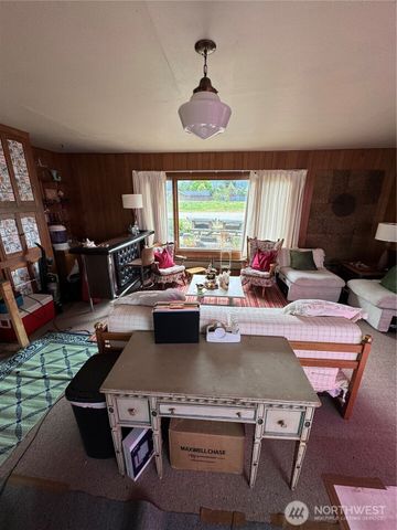402 W Maple Street, Sequim, WA 98382