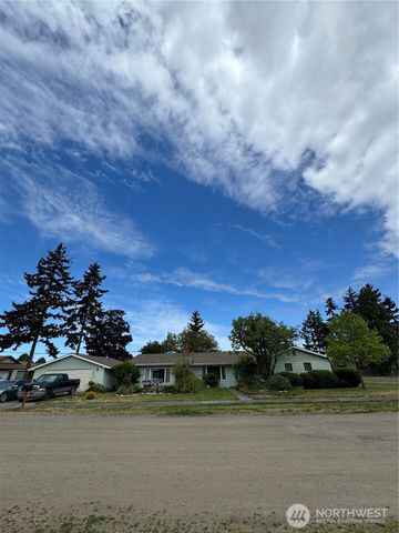402 W Maple Street, Sequim, WA 98382