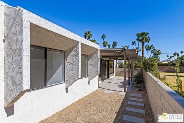 1733 Capri Circle, Palm Springs, CA 92264
