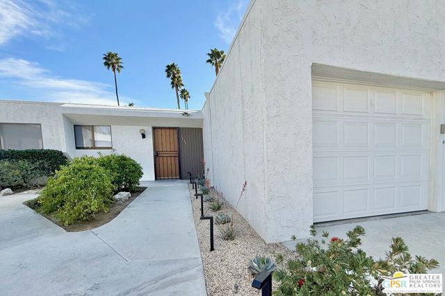 1733 Capri Circle, Palm Springs, CA 92264