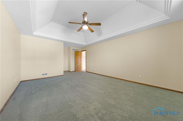 8733 Saint George Drive, Holland, OH 43528