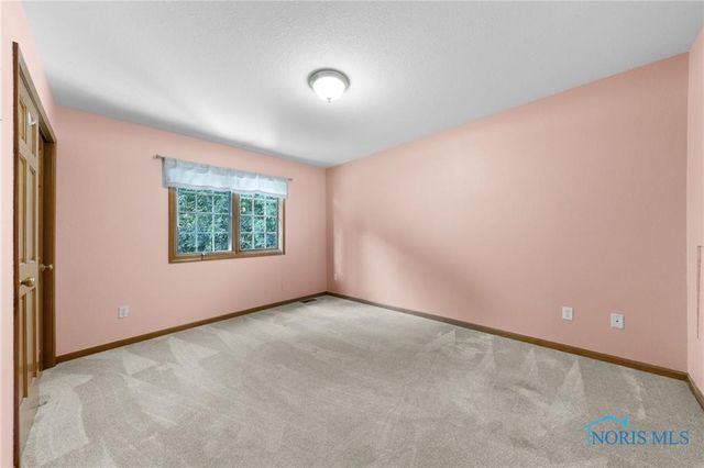 8733 Saint George Drive, Holland, OH 43528