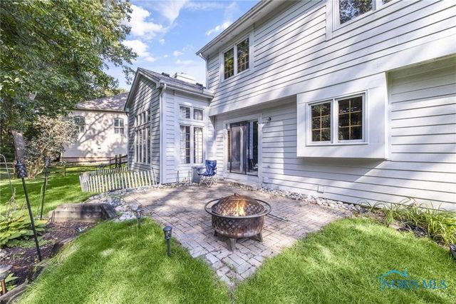 8733 Saint George Drive, Holland, OH 43528