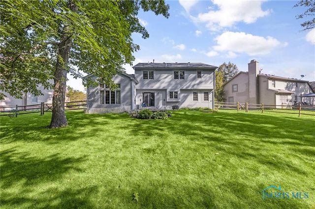 8733 Saint George Drive, Holland, OH 43528