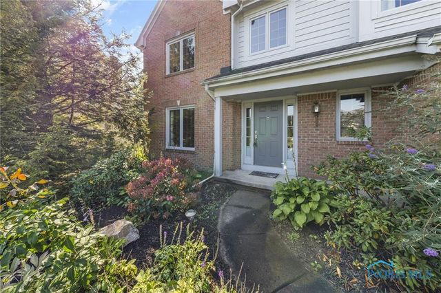 8733 Saint George Drive, Holland, OH 43528