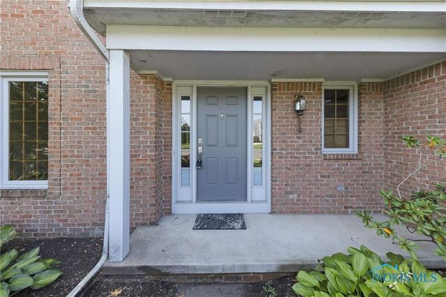 8733 Saint George Drive, Holland, OH 43528