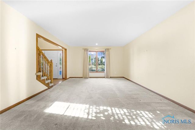 8733 Saint George Drive, Holland, OH 43528