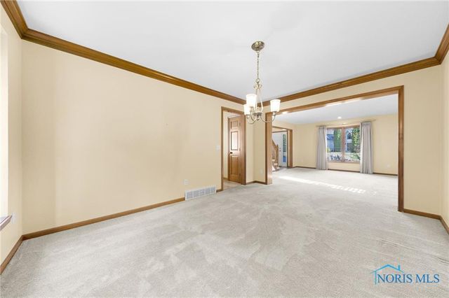 8733 Saint George Drive, Holland, OH 43528