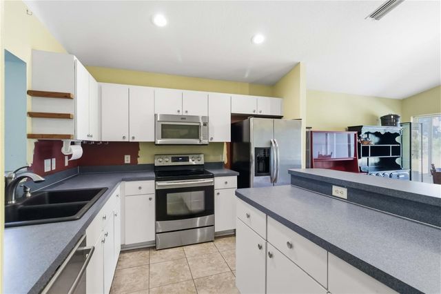 7211 48TH AVENUE E, Palmetto, FL 34221