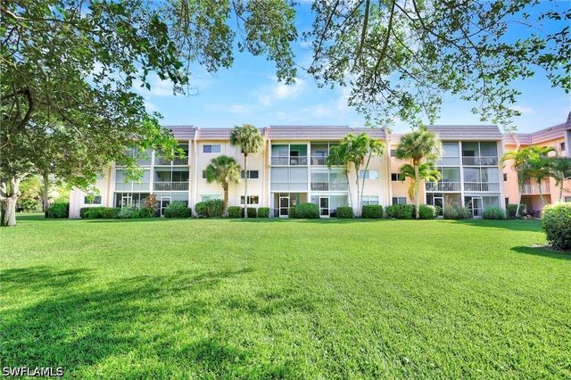 100 Forest Lakes BLVD 110, Naples, FL 34105