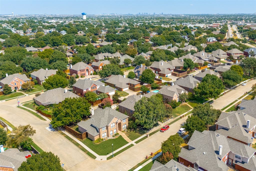 1432 Parkwood Drive, Carrollton, TX 75007 — photo 2