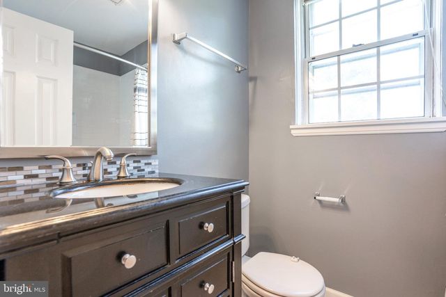 2925 S DINWIDDIE ST, Arlington, VA 22206