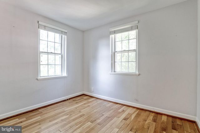 2925 S DINWIDDIE ST, Arlington, VA 22206