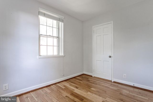 2925 S DINWIDDIE ST, Arlington, VA 22206