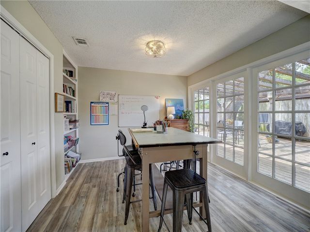 120 Seco Dr, Portland, TX 78374