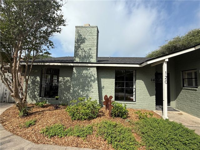 120 Seco Dr, Portland, TX 78374