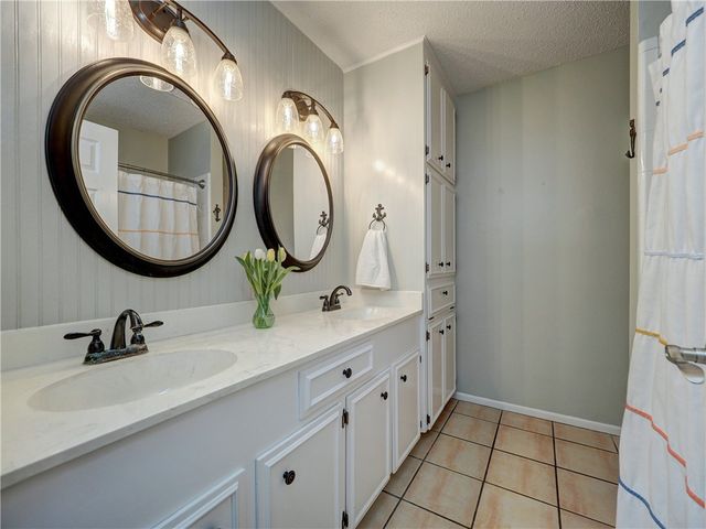 120 Seco Dr, Portland, TX 78374