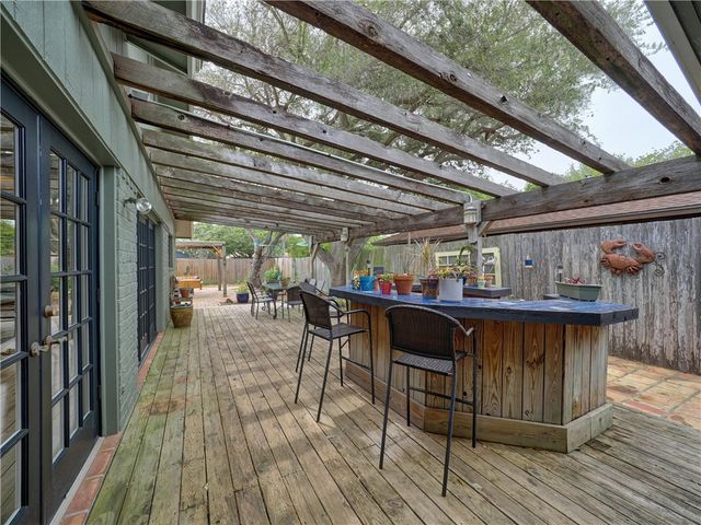 120 Seco Dr, Portland, TX 78374