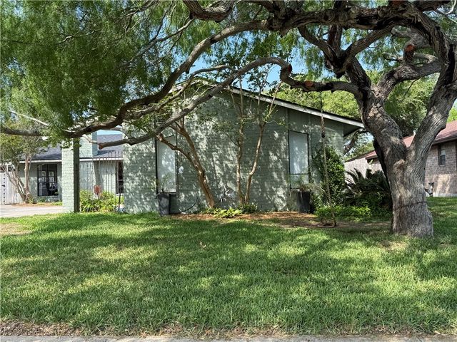 120 Seco Dr, Portland, TX 78374