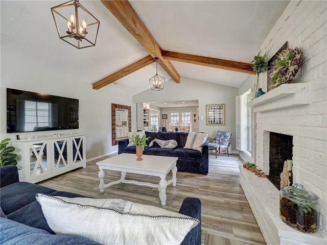120 Seco Dr, Portland, TX 78374