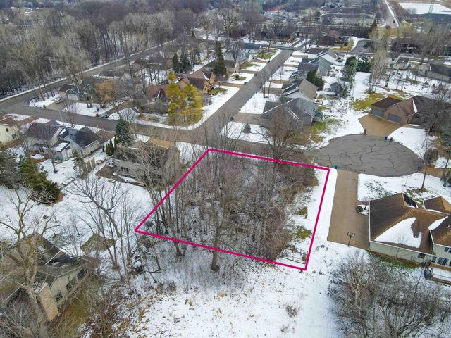 1786 EMERALD COURT, Menasha, WI 54952