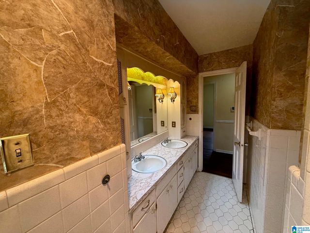 7406 GADSDEN HIGHWAY, Trussville, AL 35173