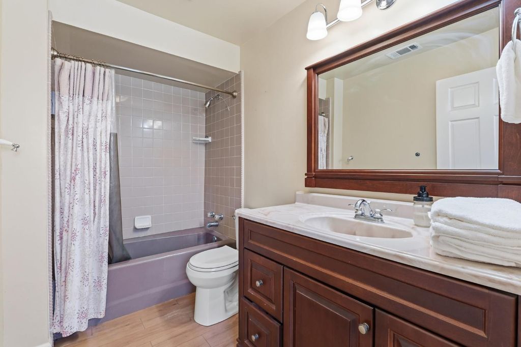 Image 11 of property listing at 38720 Highway 41, Oakhurst, CA 93644