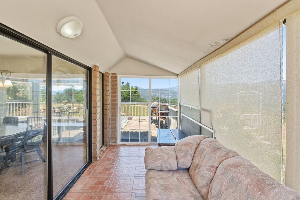Image 28 of property listing at 38720 Highway 41, Oakhurst, CA 93644
