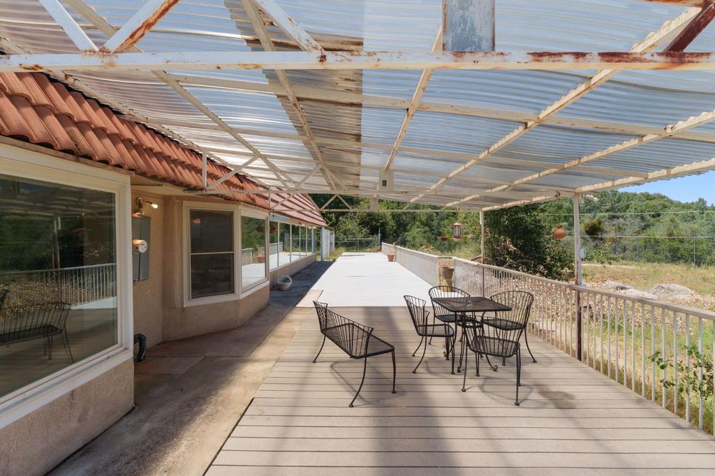 Image 34 of property listing at 38720 Highway 41, Oakhurst, CA 93644