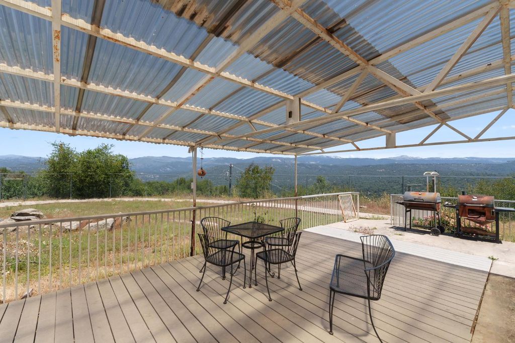 Image 35 of property listing at 38720 Highway 41, Oakhurst, CA 93644