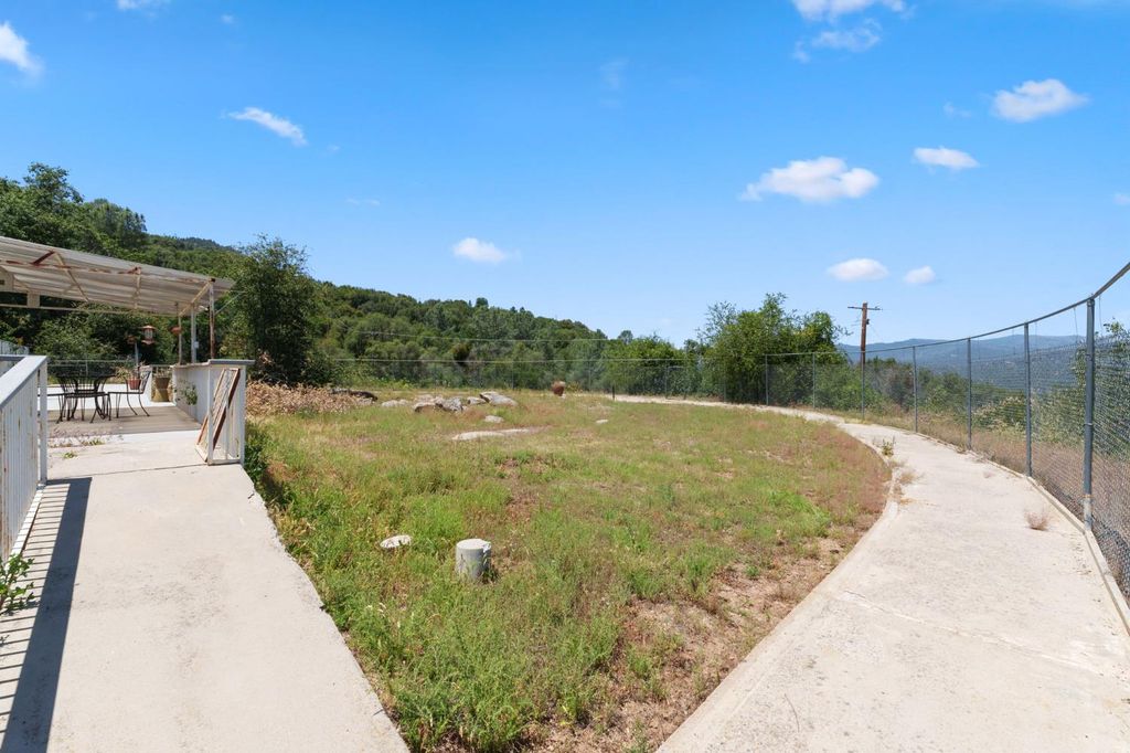 Image 38 of property listing at 38720 Highway 41, Oakhurst, CA 93644