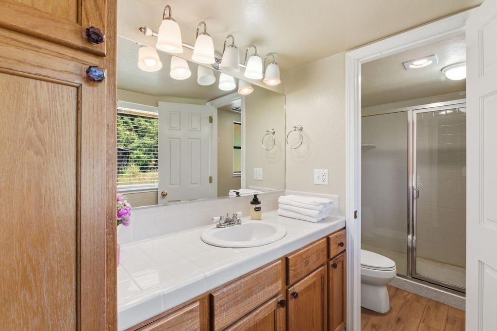 Image 9 of property listing at 38720 Highway 41, Oakhurst, CA 93644