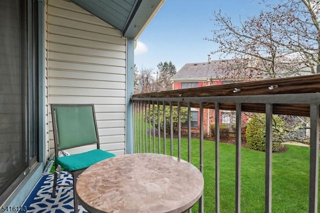 96 Crabapple Ln, Franklin Twp., NJ 08823