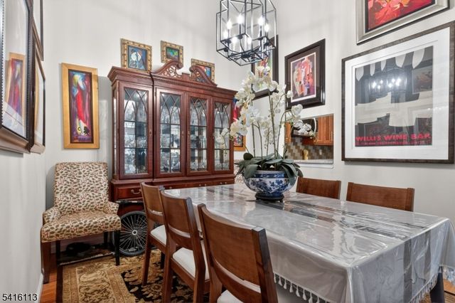 96 Crabapple Ln, Franklin Twp., NJ 08823