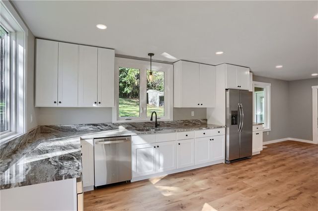 9755 Grosick Rd, Mccandless, PA 15237