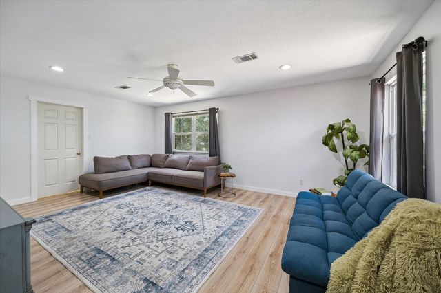 30403 Walnut Creek Road, Magnolia, TX 77355