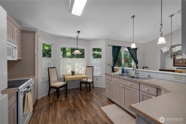 240 E Aycliffe Drive, Shelton, WA 98584