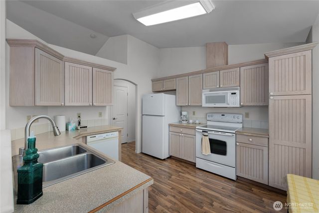 240 E Aycliffe Drive, Shelton, WA 98584