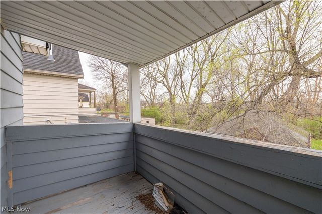 4004 E 52nd Street, Newburgh Heights, OH 44105