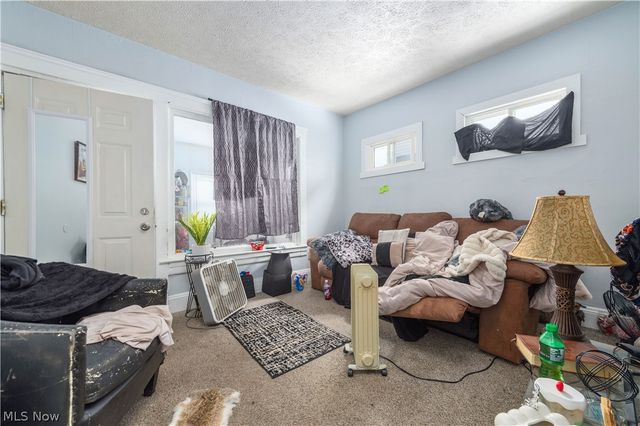 4004 E 52nd Street, Newburgh Heights, OH 44105